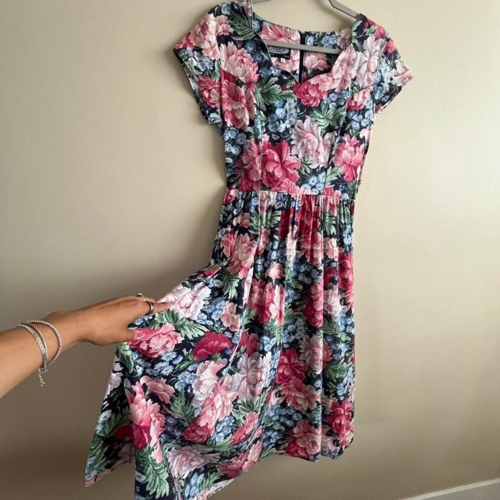True Vintage Floral 80s midi dress Size 8 coquette boho cottagecore feminine